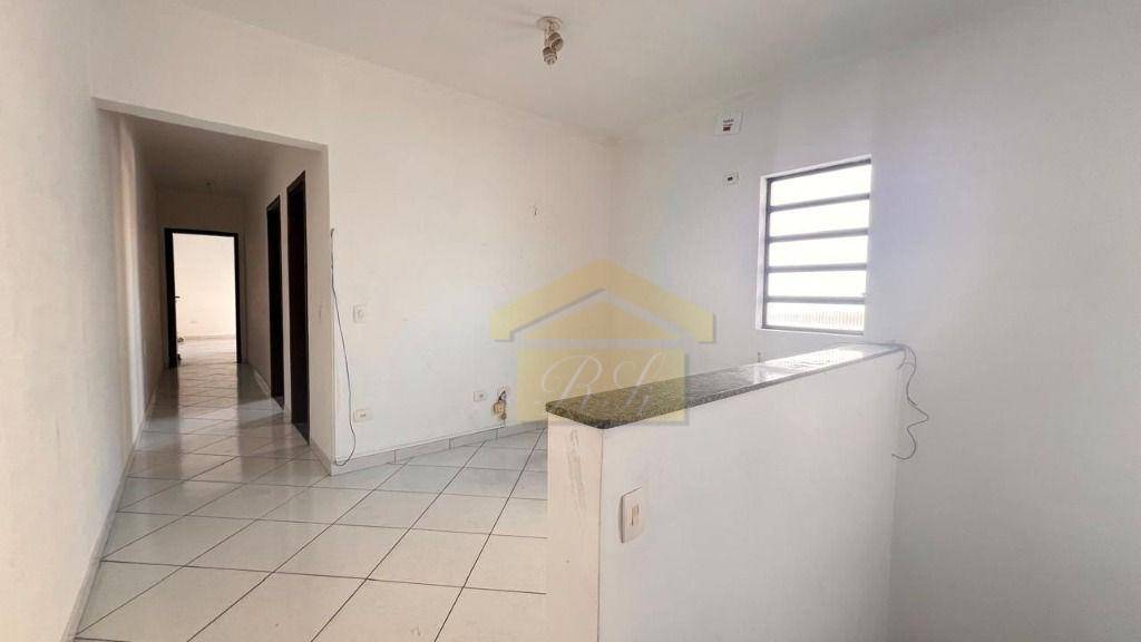 Casa para alugar com 3 quartos, 200m² - Foto 6