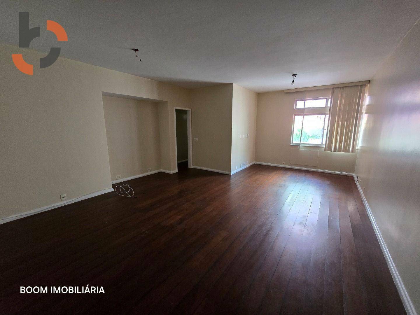 Apartamento para alugar com 3 quartos, 188m² - Foto 2