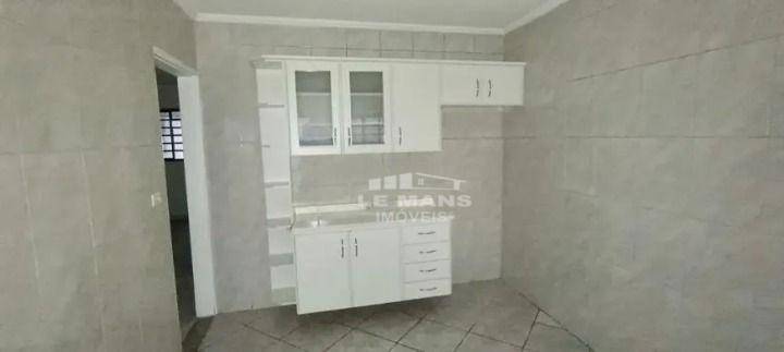 Casa para alugar com 2 quartos, 90m² - Foto 7