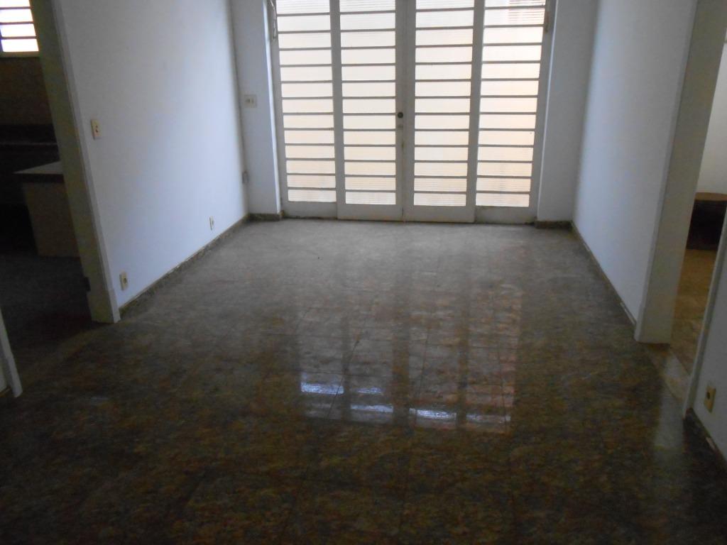 Casa para alugar com 3 quartos, 320m² - Foto 15