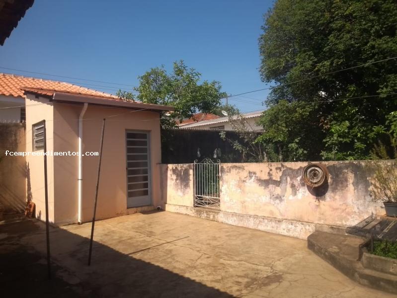 Casa à venda com 2 quartos, 300m² - Foto 12