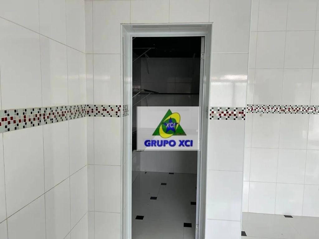 Casa à venda com 4 quartos, 333m² - Foto 8