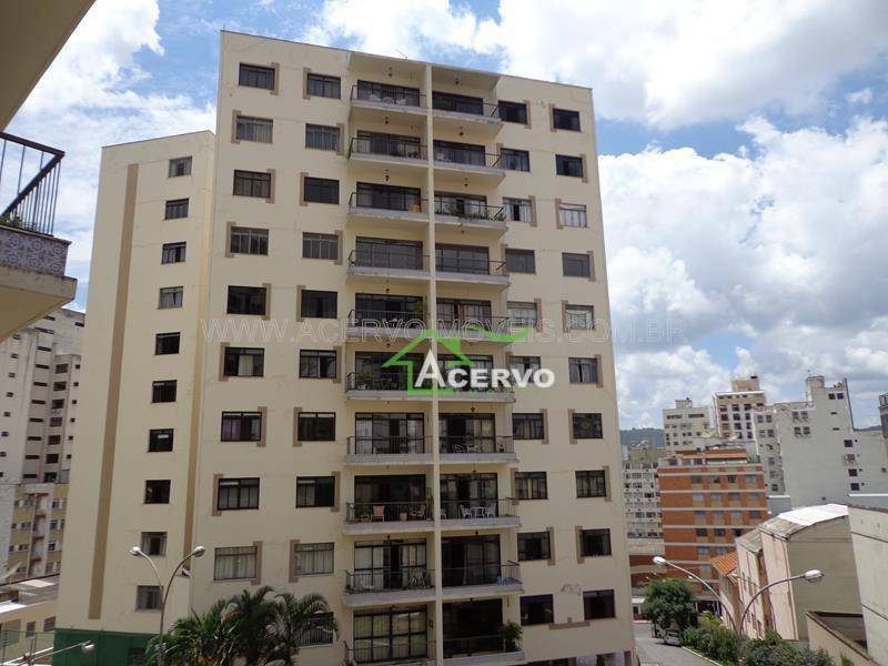 Apartamento à venda com 3 quartos, 144m² - Foto 1