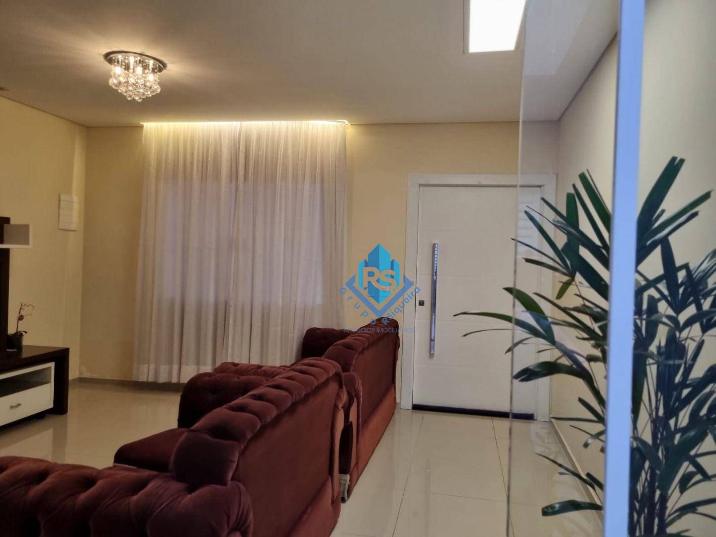 Sobrado à venda com 4 quartos, 273m² - Foto 1