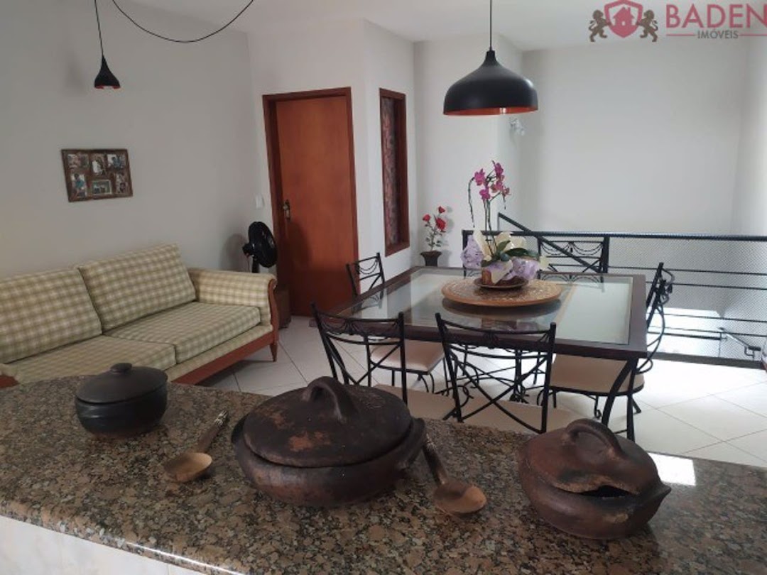 Casa à venda com 3 quartos, 227m² - Foto 9