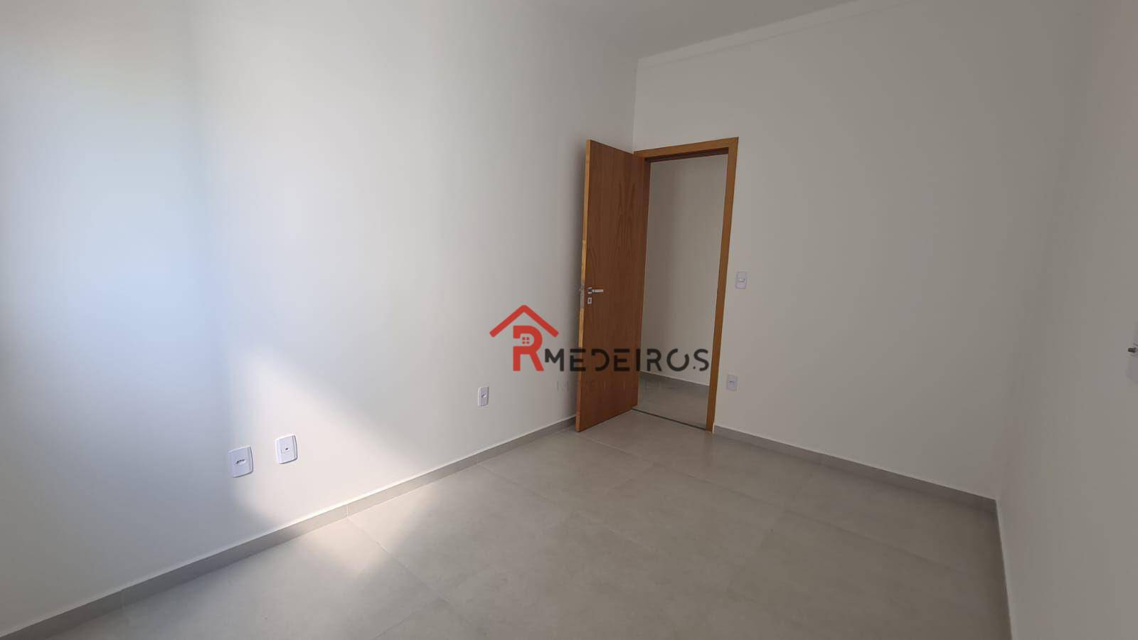 Apartamento à venda com 2 quartos, 77m² - Foto 11