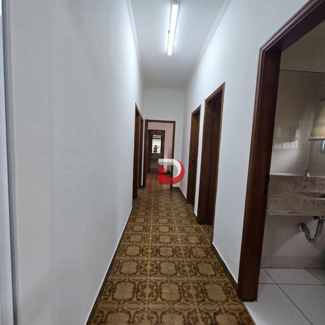 Casa para alugar com 3 quartos, 250m² - Foto 8