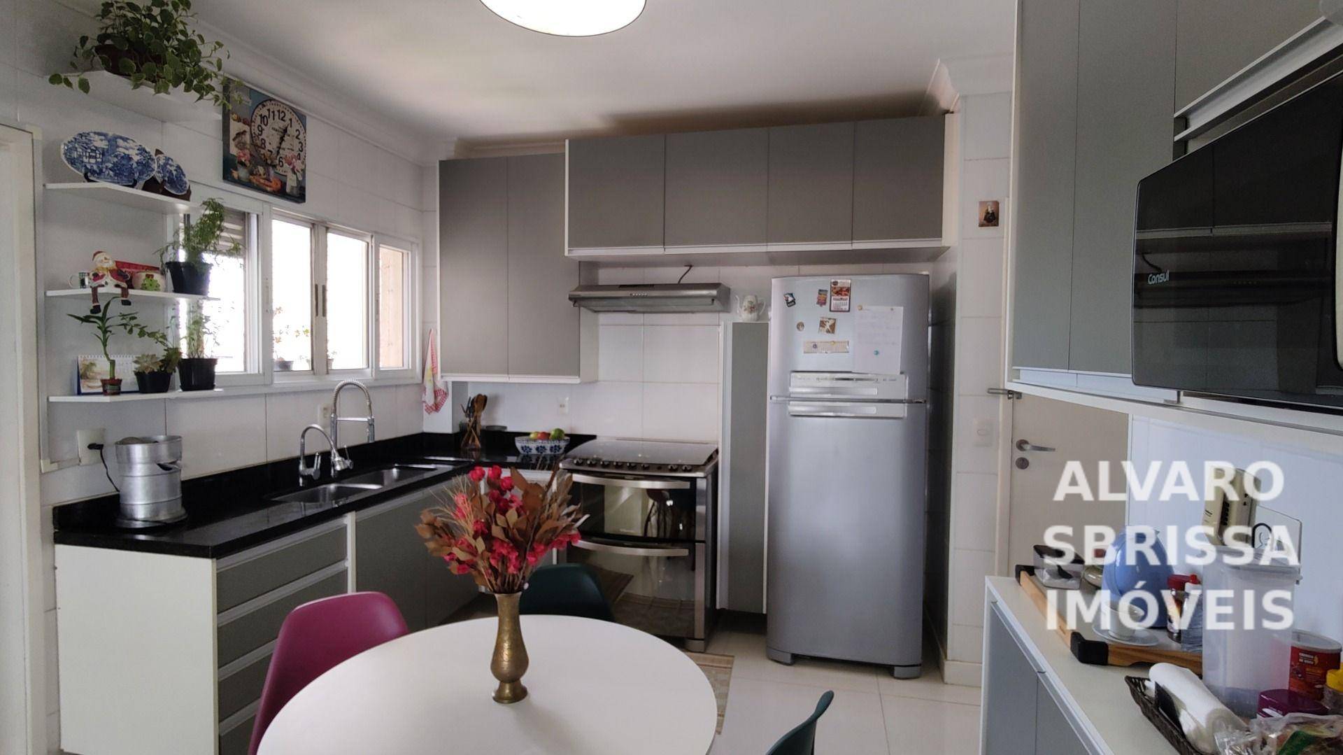 Apartamento à venda com 3 quartos, 134m² - Foto 9