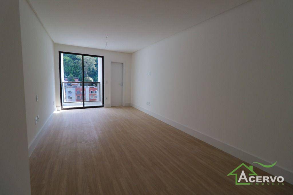 Apartamento à venda com 4 quartos, 225m² - Foto 7