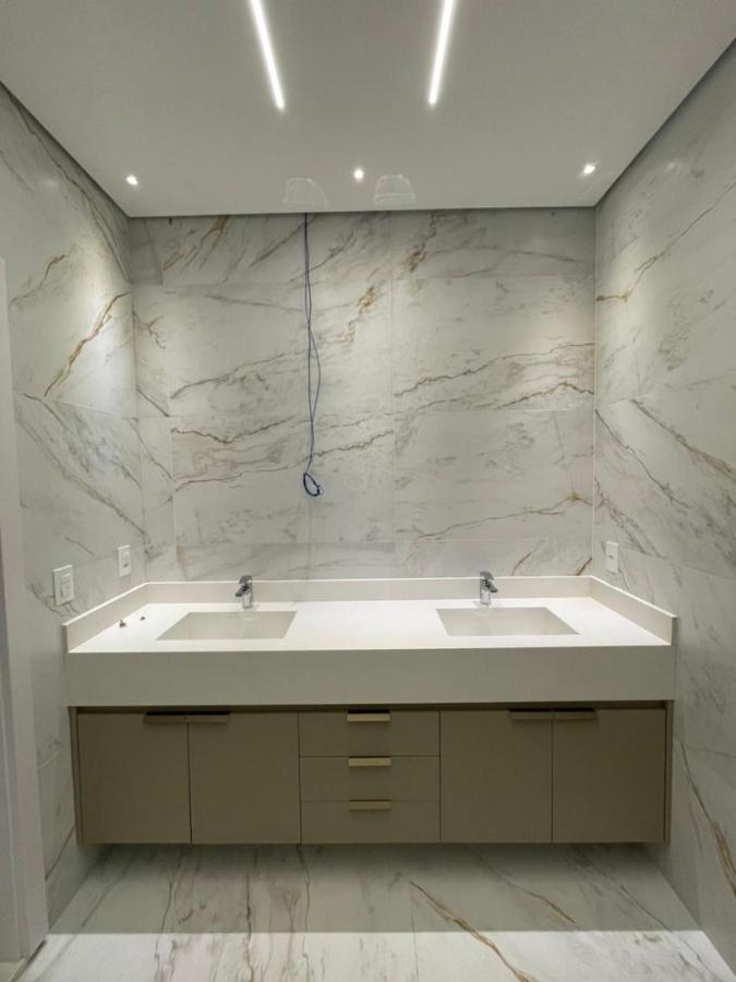Casa à venda com 3 quartos, 223m² - Foto 17