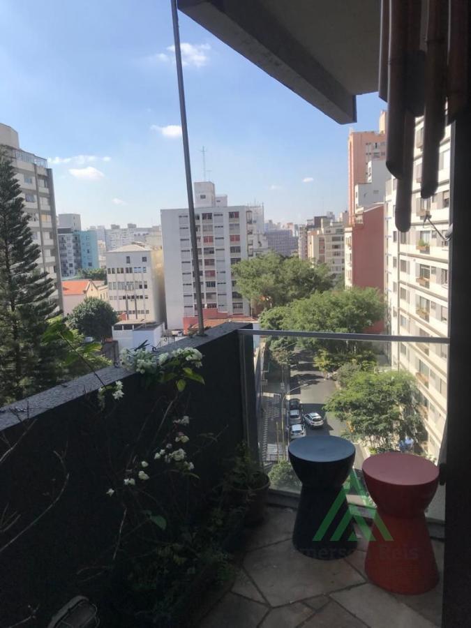 Apartamento à venda com 3 quartos, 180m² - Foto 2