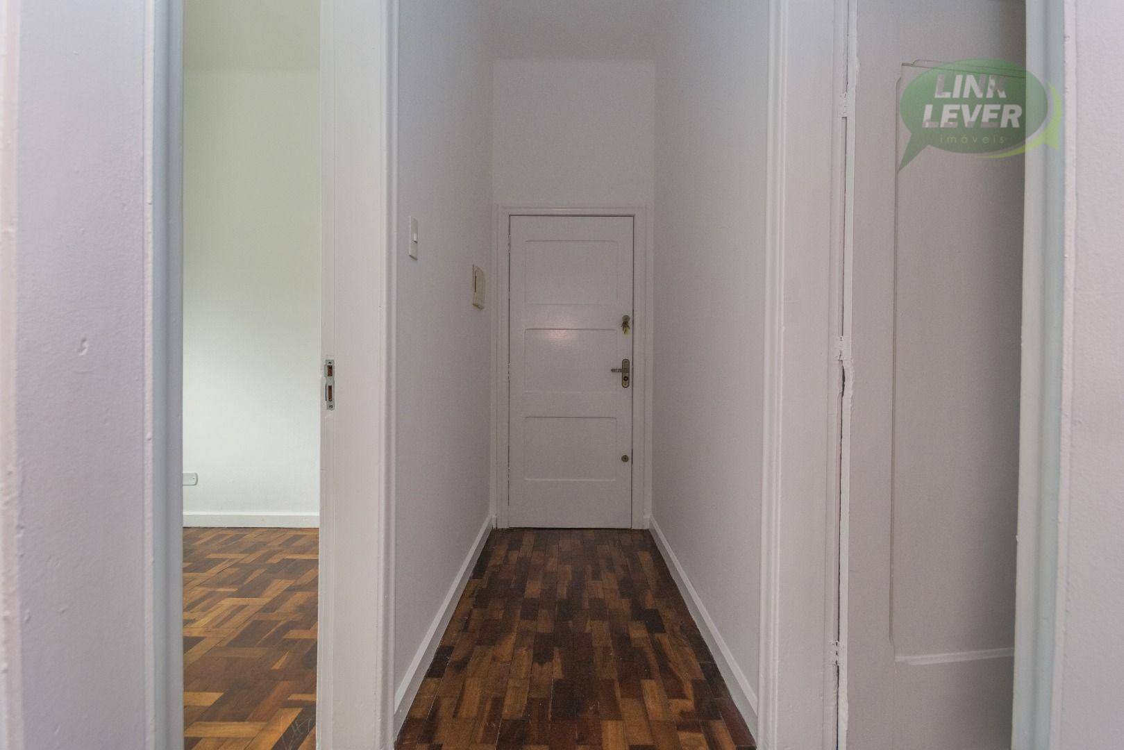 Apartamento para alugar com 3 quartos, 135m² - Foto 3