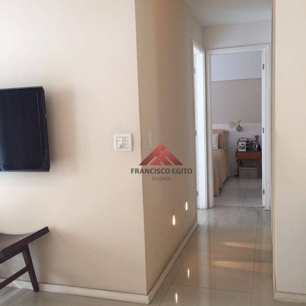 Apartamento à venda com 2 quartos, 70m² - Foto 4