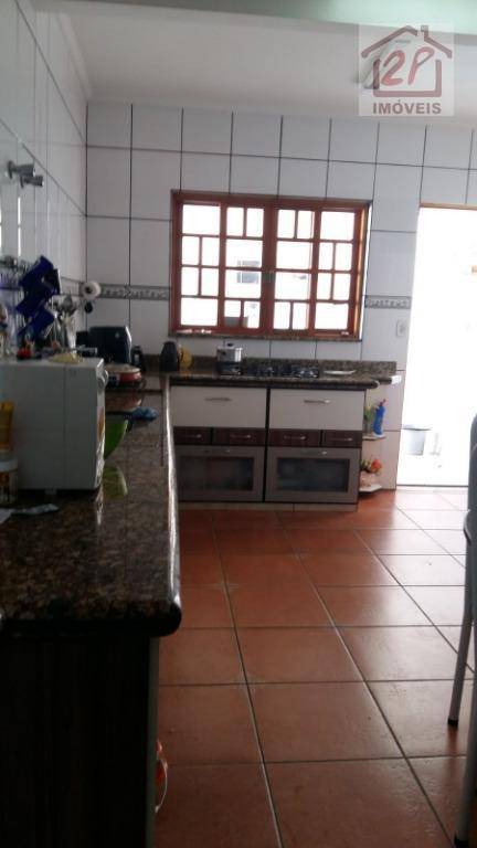 Casa à venda com 3 quartos, 200m² - Foto 27