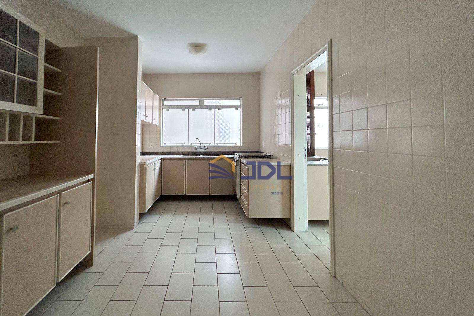 Apartamento à venda com 3 quartos, 172m² - Foto 7