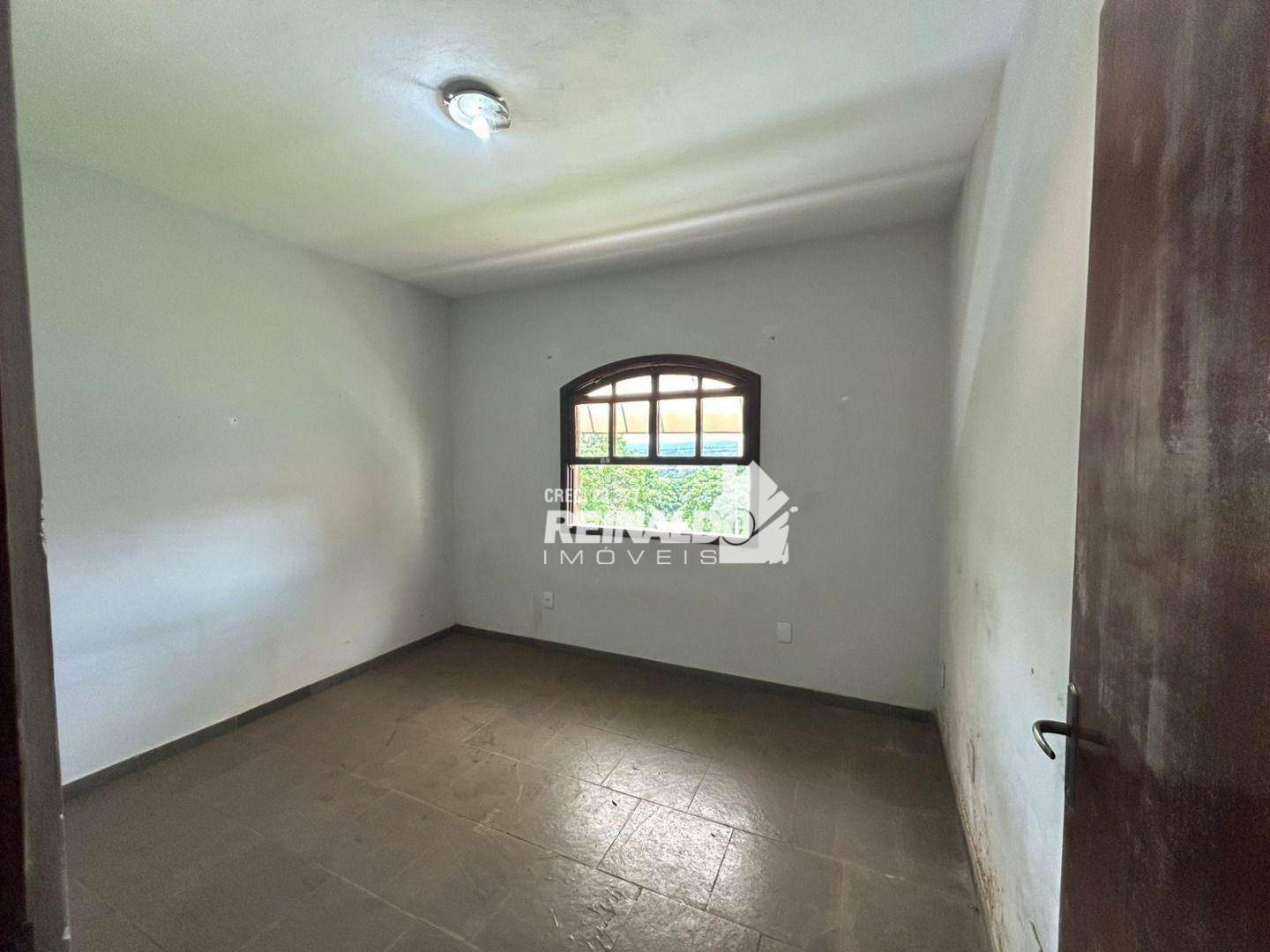 Casa à venda com 3 quartos, 215m² - Foto 4