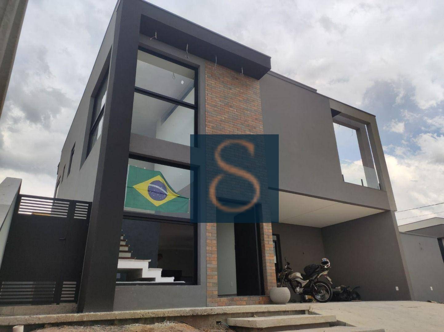 Casa de Condomínio à venda com 4 quartos, 207m² - Foto 1