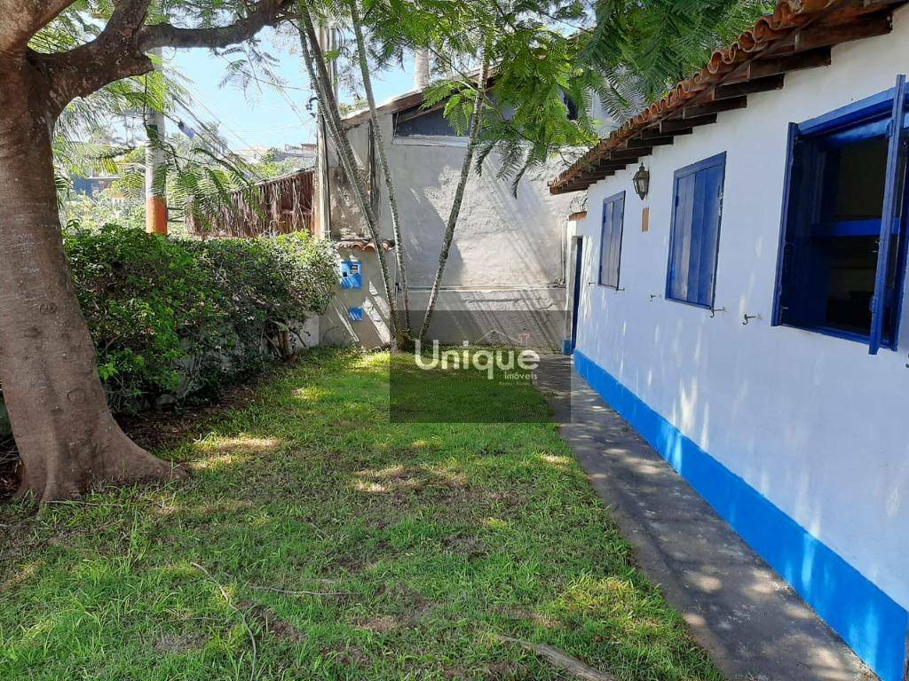 Casa à venda com 4 quartos, 250m² - Foto 2