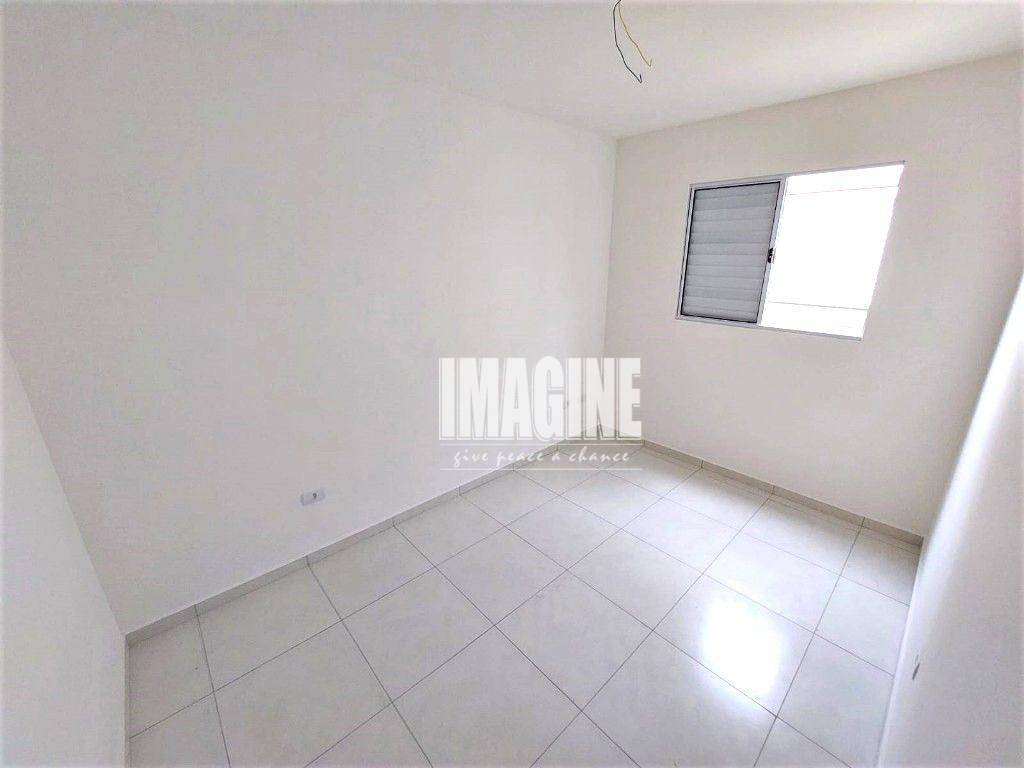 Apartamento à venda com 2 quartos, 38m² - Foto 4