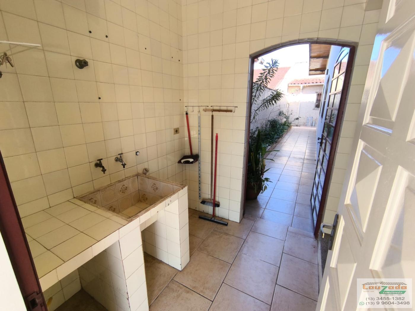 Casa à venda com 3 quartos, 250m² - Foto 15