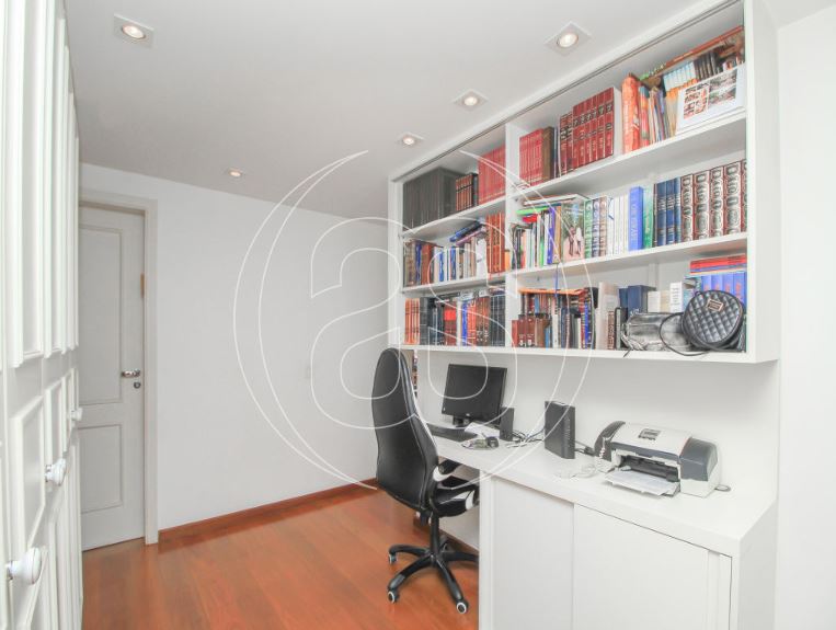 Apartamento à venda com 4 quartos, 360m² - Foto 3