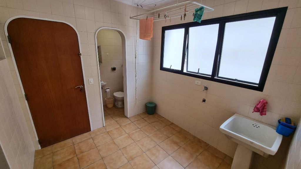 Apartamento à venda com 3 quartos, 140m² - Foto 19