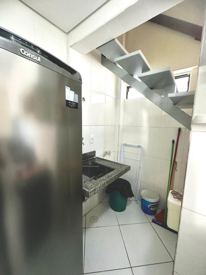 Apartamento à venda com 2 quartos, 90m² - Foto 2