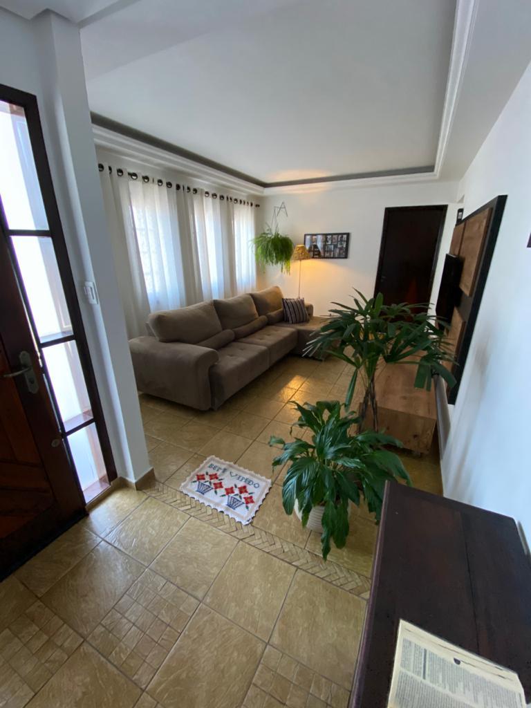 Casa à venda com 3 quartos, 100m² - Foto 2