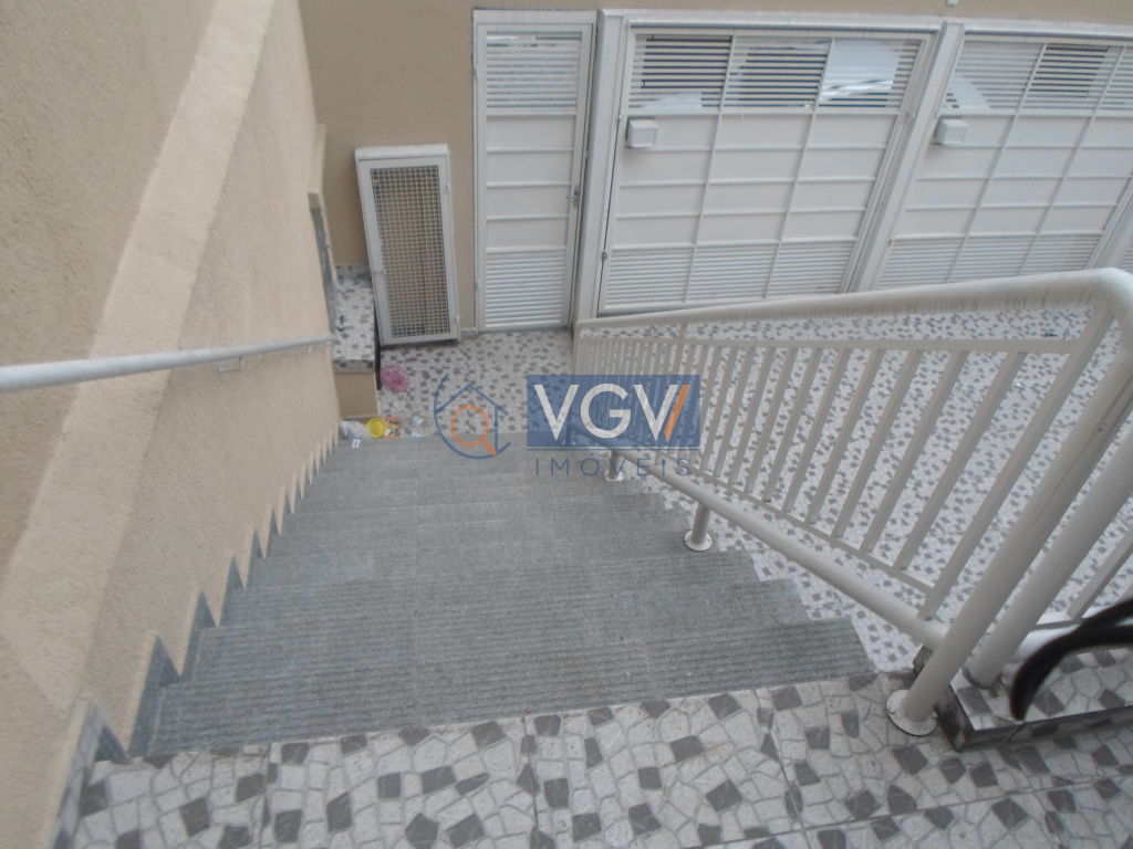 Casa à venda com 2 quartos, 70m² - Foto 11