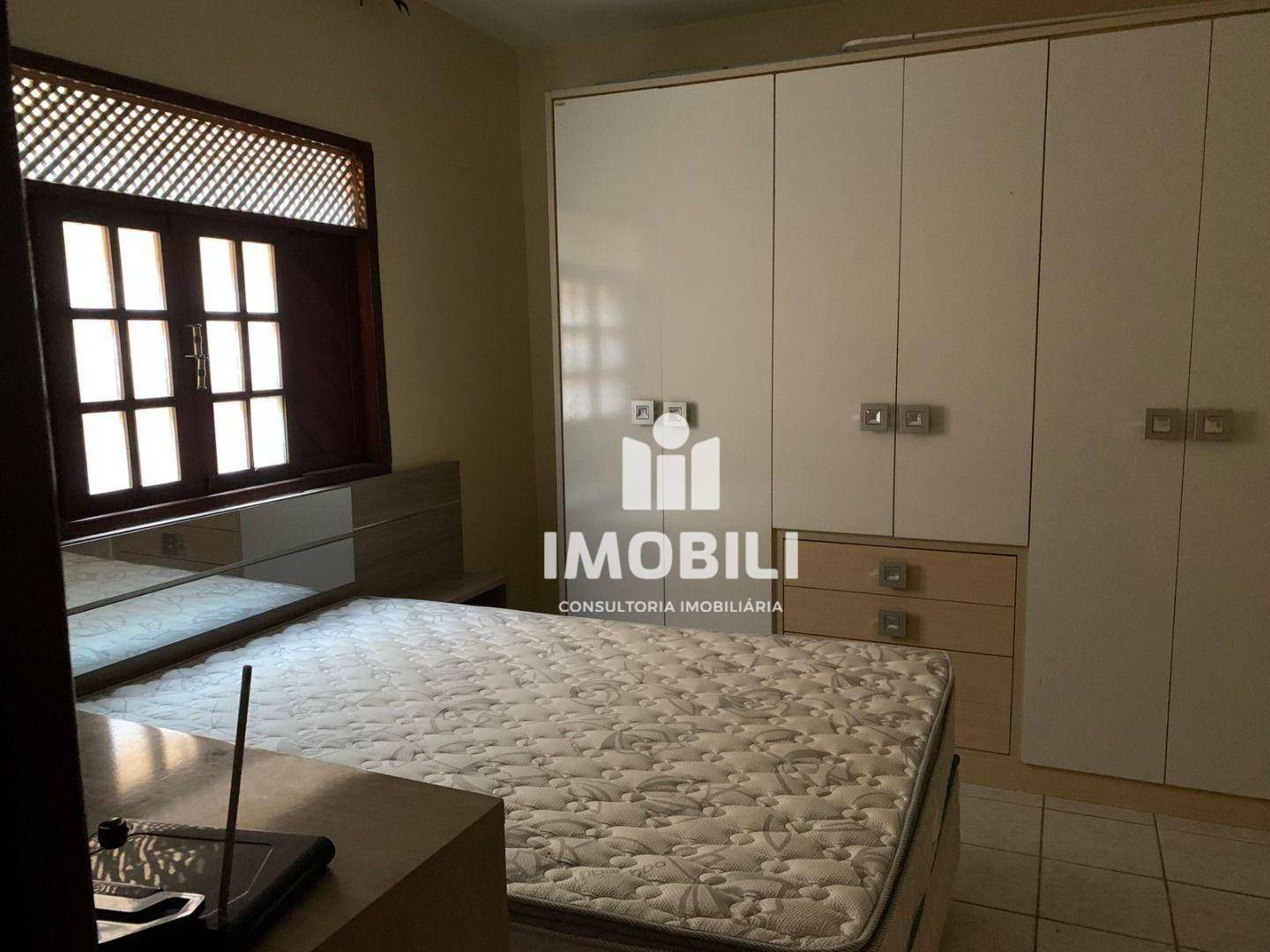 Casa à venda com 7 quartos, 200M2 - Foto 8