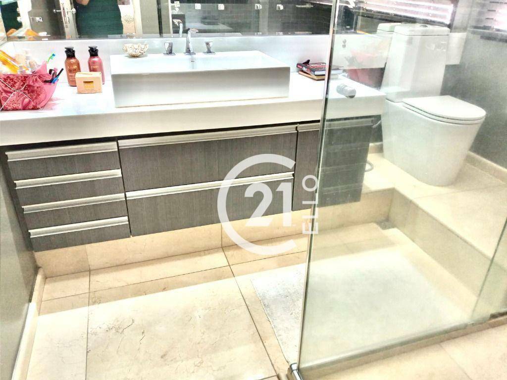 Apartamento à venda com 3 quartos, 227m² - Foto 24