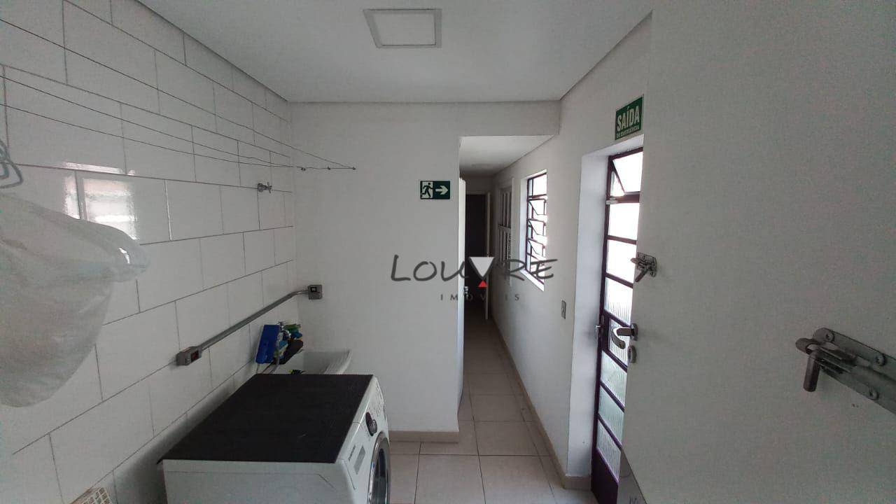 Casa para alugar com 3 quartos, 195m² - Foto 19