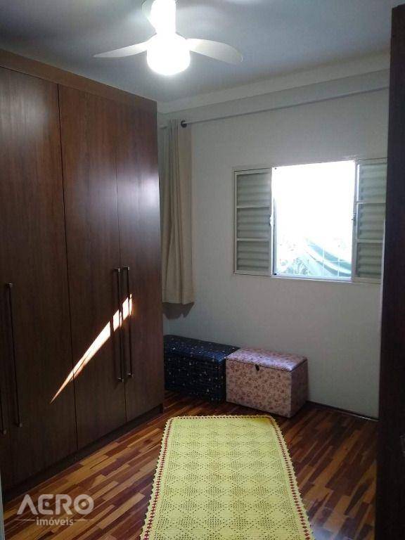 Casa à venda com 3 quartos, 70m² - Foto 15