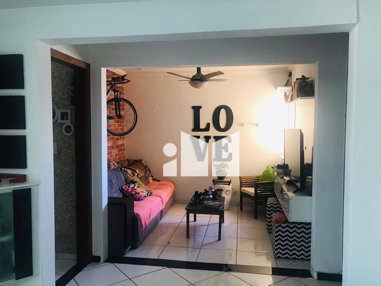 Apartamento à venda com 3 quartos, 130m² - Foto 1