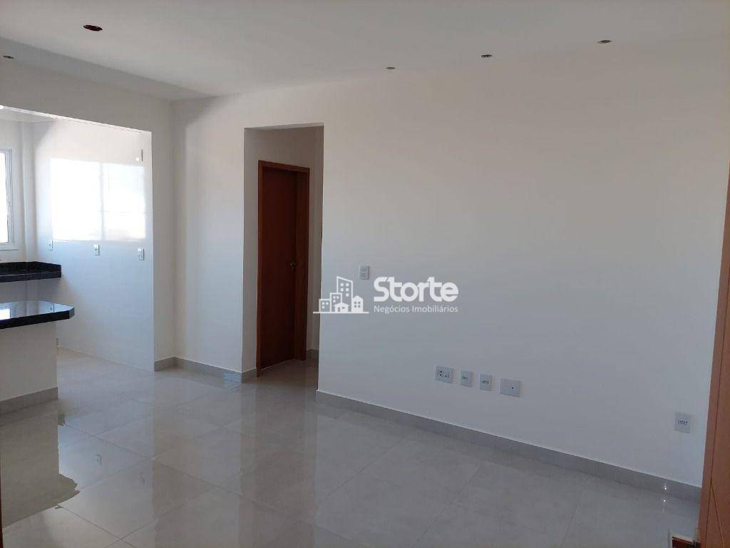 Apartamento à venda com 2 quartos, 50m² - Foto 2