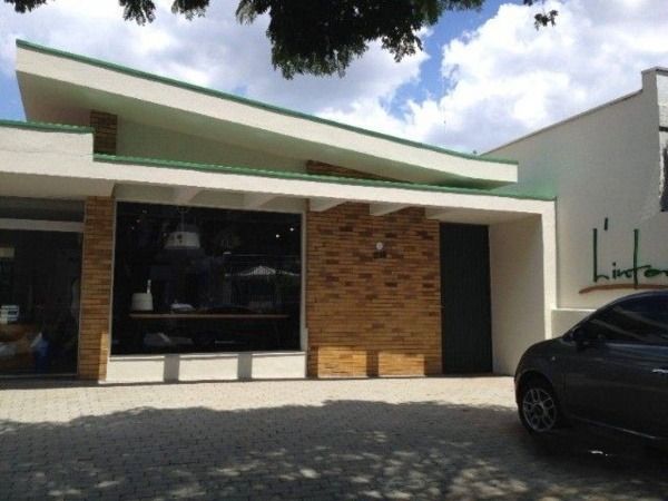 Casa à venda com 5 quartos, 240m² - Foto 1