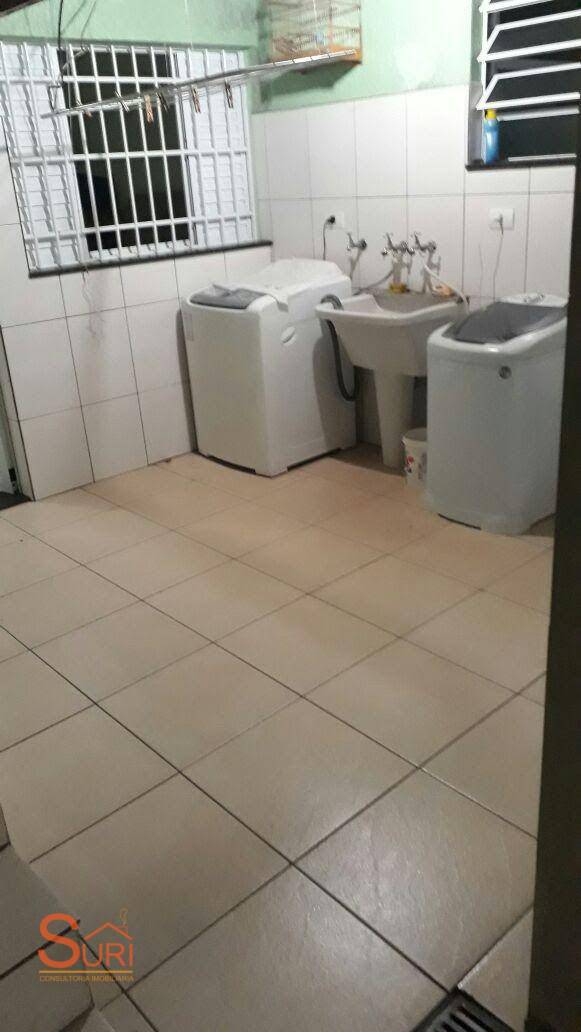 Casa à venda com 4 quartos, 200m² - Foto 16