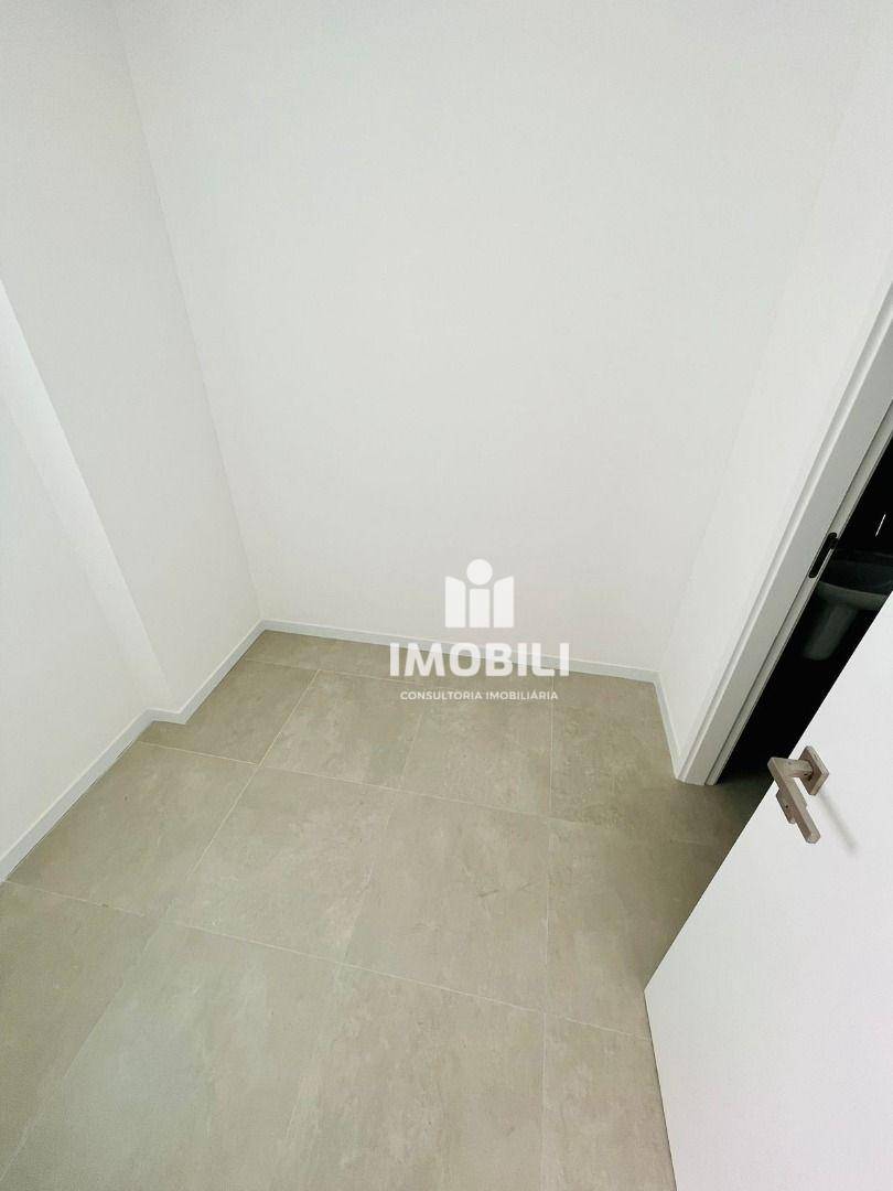 Apartamento à venda com 3 quartos, 221m² - Foto 13