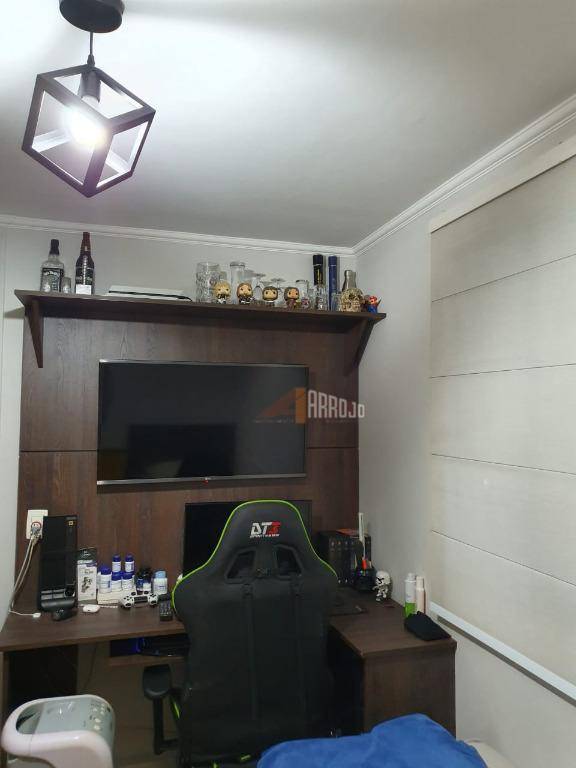 Apartamento à venda com 3 quartos, 47m² - Foto 2