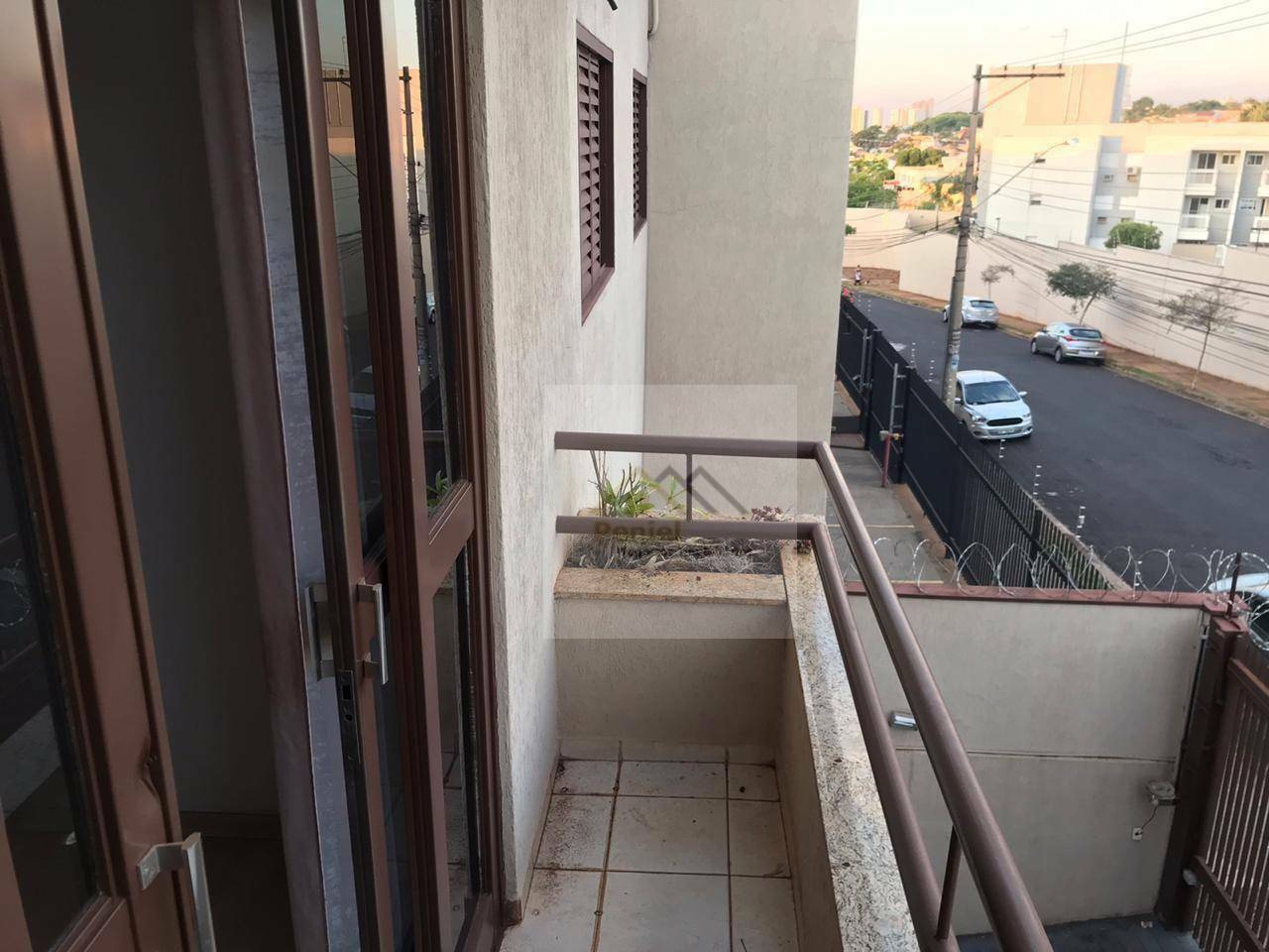 Apartamento à venda com 2 quartos, 75m² - Foto 1