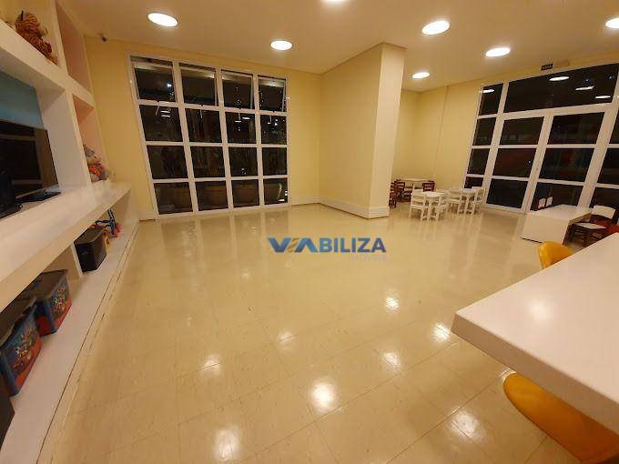 Apartamento à venda com 2 quartos, 68m² - Foto 2