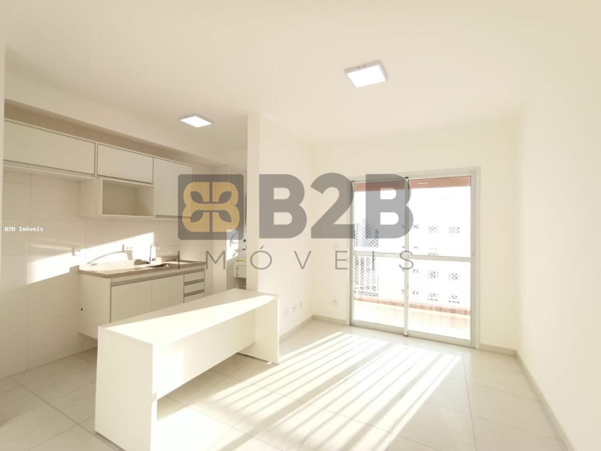 Apartamento à venda com 3 quartos, 77m² - Foto 2