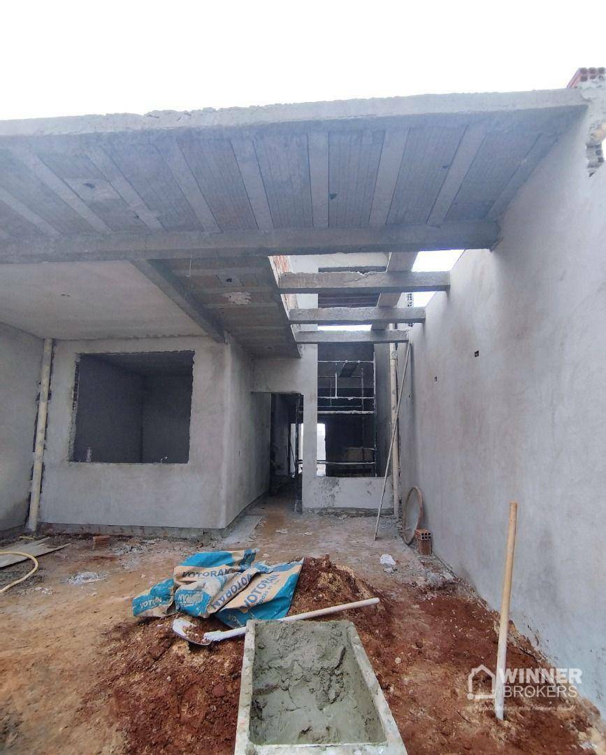 Casa à venda com 3 quartos, 83m² - Foto 1