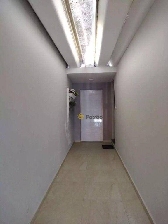 Sobrado à venda com 3 quartos, 187m² - Foto 2