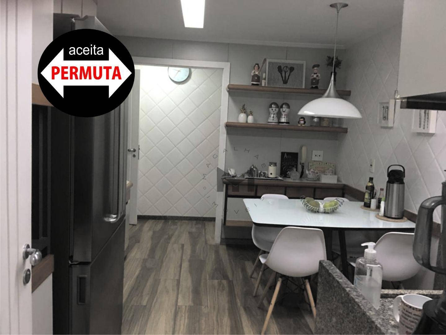 Apartamento à venda com 4 quartos, 200m² - Foto 1