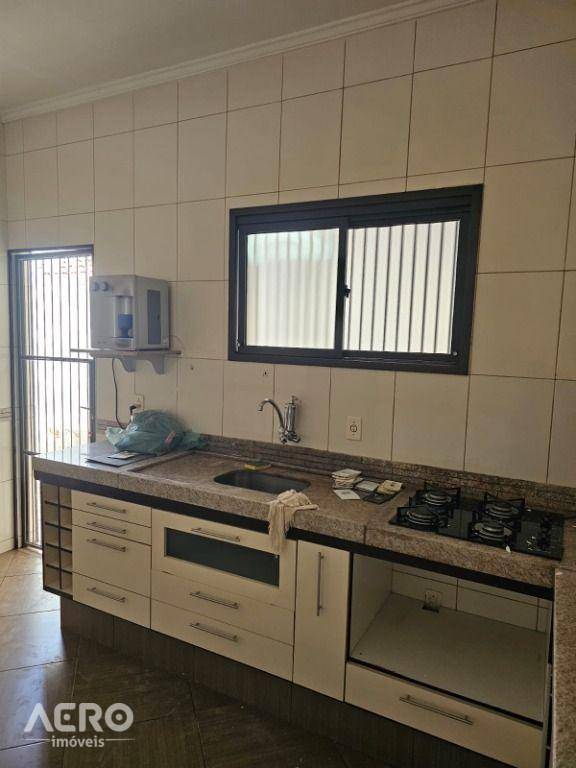 Casa, 3 quartos, 180 m² - Foto 3