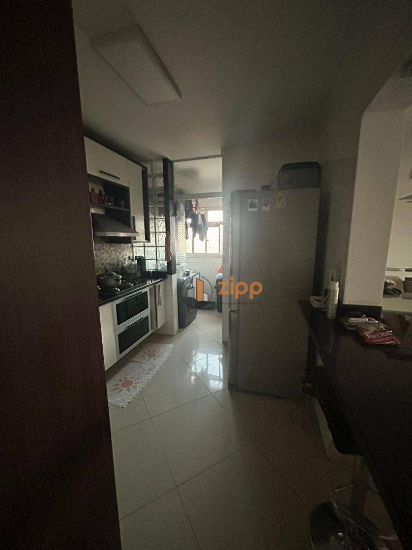 Apartamento à venda com 2 quartos, 63m² - Foto 4