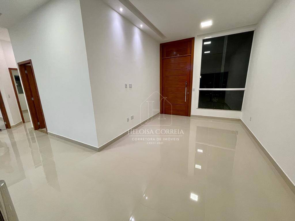 Casa à venda com 3 quartos, 162m² - Foto 1