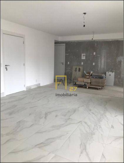 Apartamento à venda com 3 quartos, 131m² - Foto 1