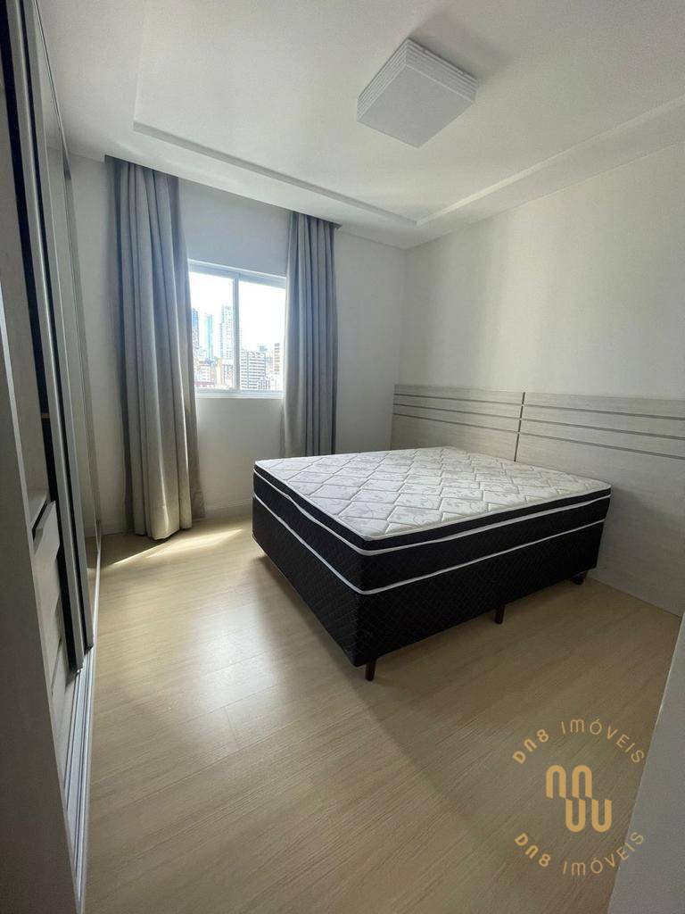 Apartamento à venda com 4 quartos, 137m² - Foto 17